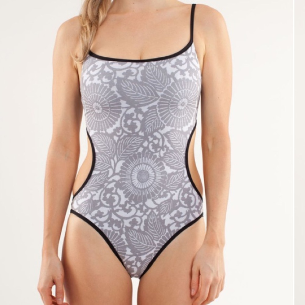 Heatwave monokini NWT black reversible